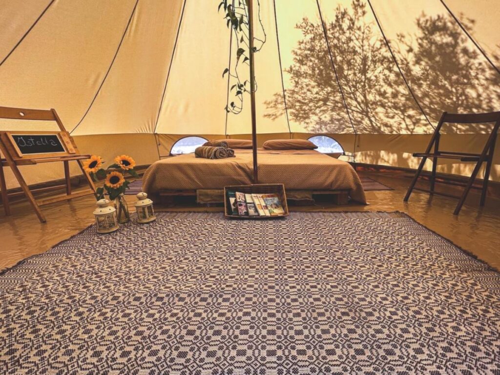 Analisi di Vantaggi e Svantaggi dell'Esperienza Pasare Glamping Anglona Rural